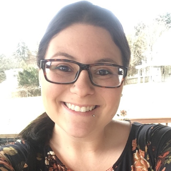 Meet your Posher, Ashley - Picture 3 of 10